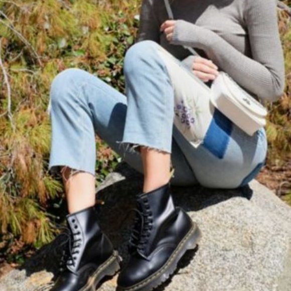 Dr. Martens Size 7 in Excellent Condition - Picture 5 of 5